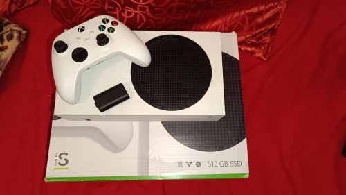 Xbox Serie S + Manette avec Batterie