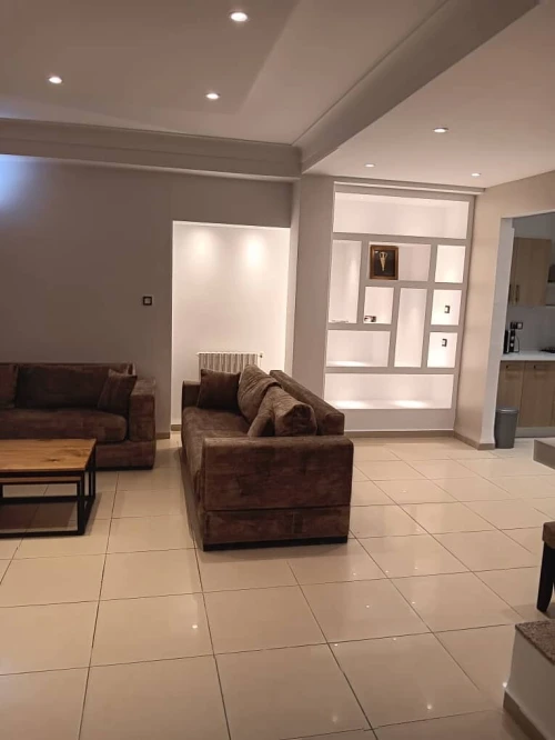Location Appartement Niveau de villa F3 Alger Hydra