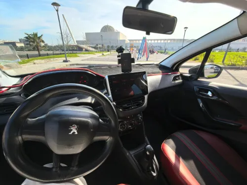 Peugeot 208 2015 208