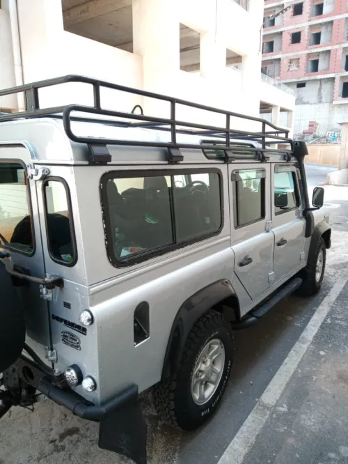 Land Rover Defender 2009 station wogan