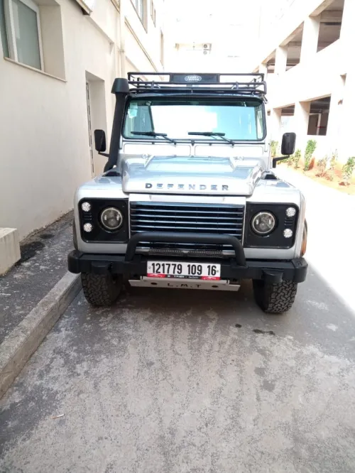 Land Rover Defender 2009 station wogan
