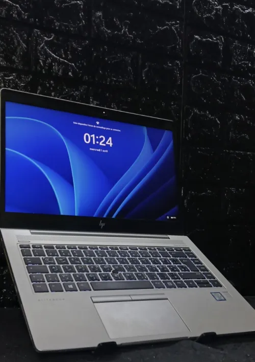 HP elitebook G6 i5 8th generation RAM 16G ddr4 256G