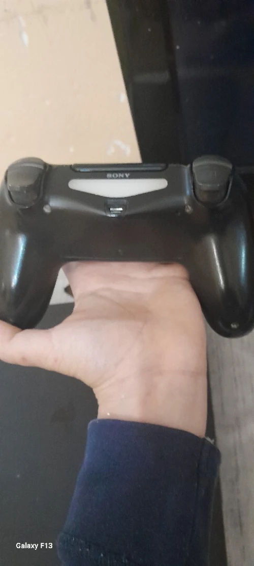 Ps4 slim 512gb avec manette original 320000
