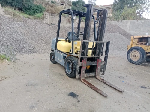 Hyundai 3 ton hauteur 4 mettre 2002