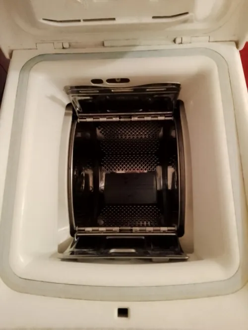 Vends Machine a laver Brandt Intellect