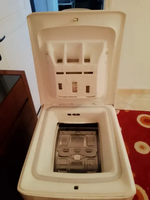 Vends Machine a laver Brandt Intellect
