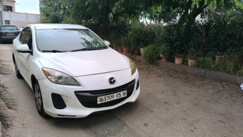 Mazda 3 box 2015 