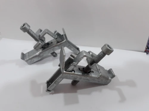 SYSTEMES DE FIXATION DES CAILLEBOTIS |AGRAFES FIXATION CAILLEBOTIS |ATTACHE CAILLEBOTIS