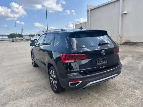 Volkswagen Taos 2024 SE Black 