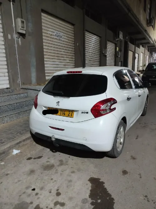 Peugeot 208 2014 Silver Line