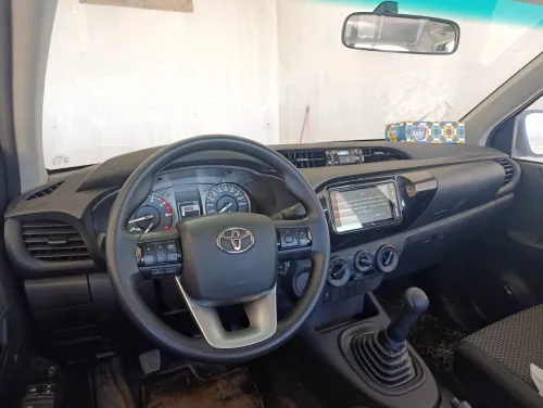 Toyota Hilux 2025 2*4
