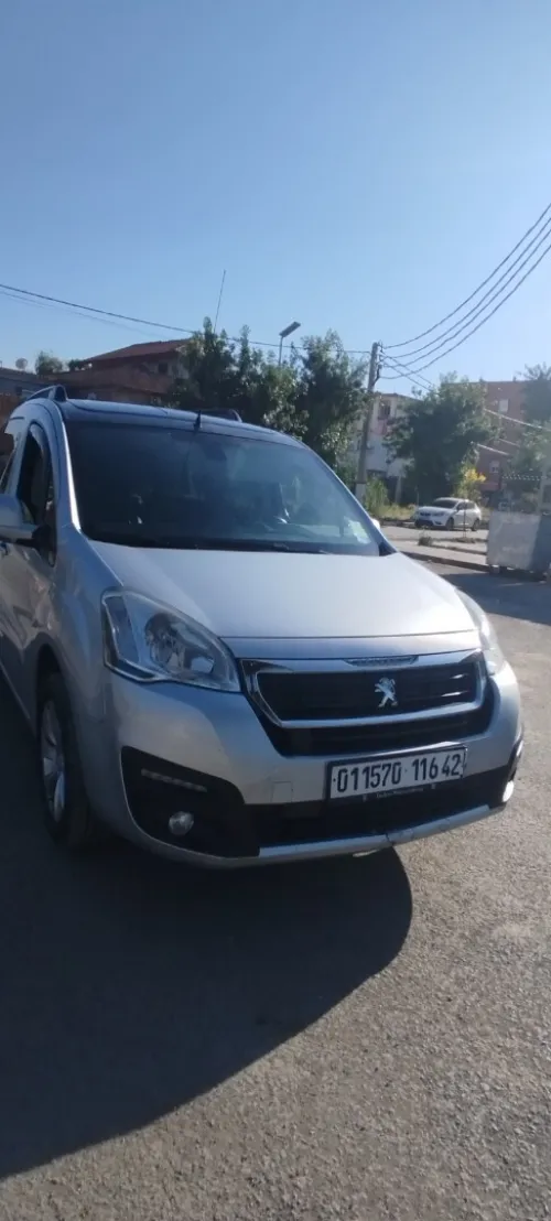 Peugeot Partner 2016 Tepee Allure 