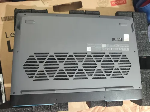 Laptop Lenovo Loq Ryzen7 rtx 4050 excellente état avec boîte habt Caba