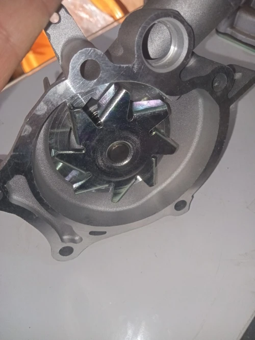Pompe à eau mitsubishi engin