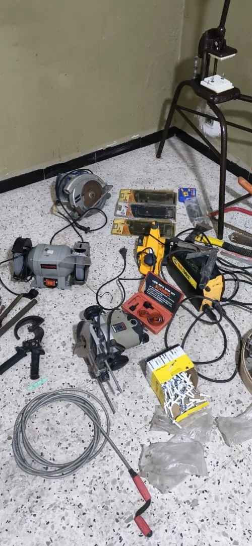 Lot de matériel de chantier professionnel