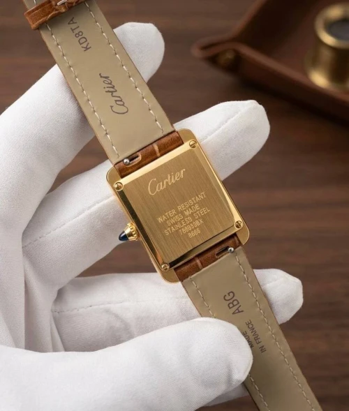 Montre de luxe Cartier Tank 34 mm