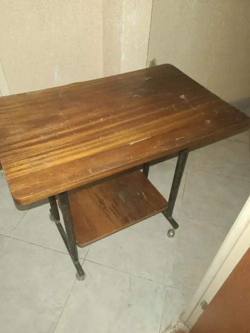 Table pour machine à coudre wla pour télévision 