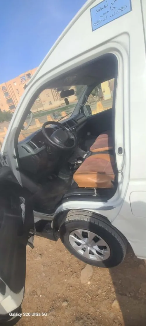 Toyota Hiace 2011