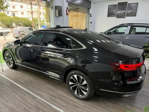 Volkswagen Passat 2024 Business