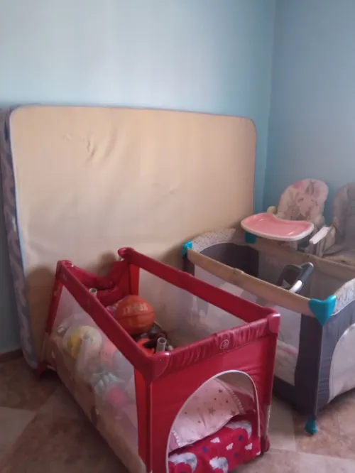 A vendre deux lits pour bébé 