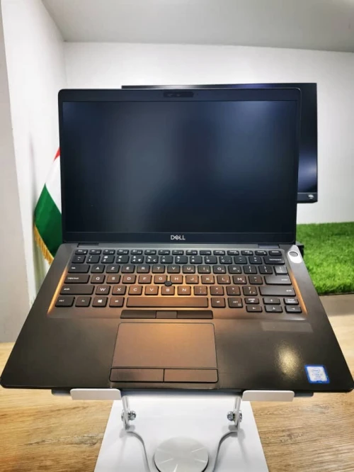 Dell 5400 i7 8665u 8Go ram 256Go Nvme