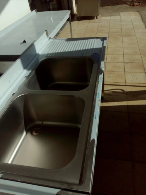 TABLE INOX ET MEUBLE INOX 