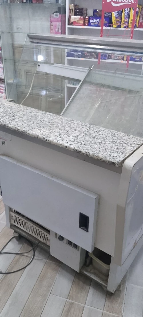Frigo présentoir