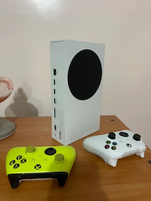 Xbox séries S 512gb + 2 manettes originales 