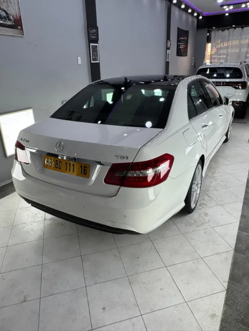 Mercedes Classe E 2011 AVANTGARDE Pack AMG