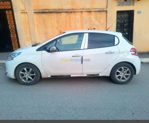 Peugeot 208 2014 Allure
