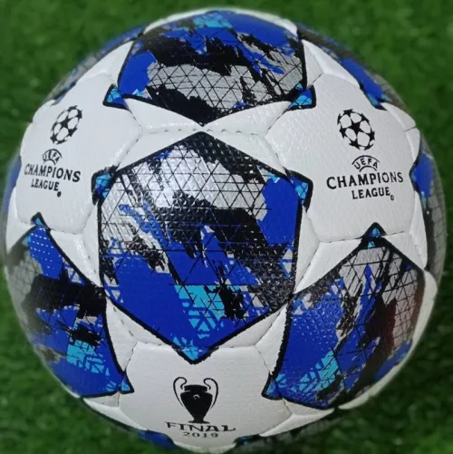 Le Ballon Officiel De L'Uefa Champions League L'Icône Étoilée 