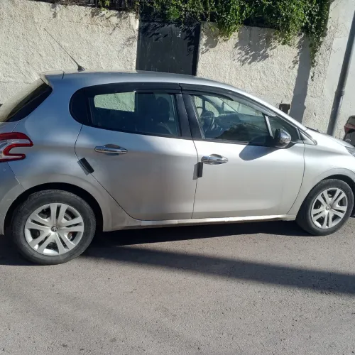 Peugeot 208 2014 Fennec