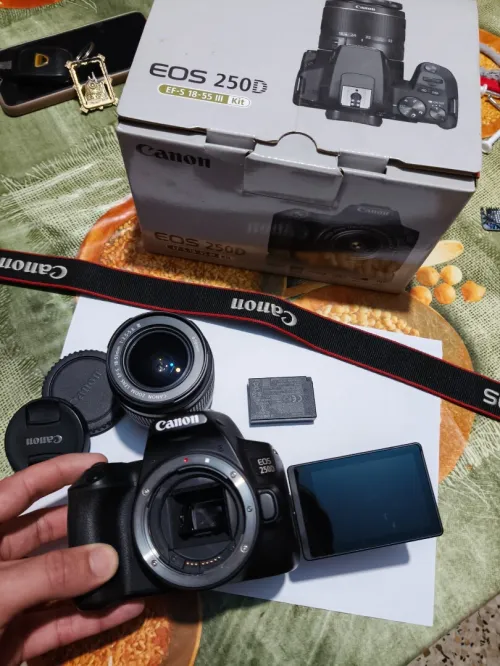 CANON 250D 18-55 III