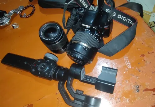 Canon EOS kiss x4 japon + stabilisateur smartphone