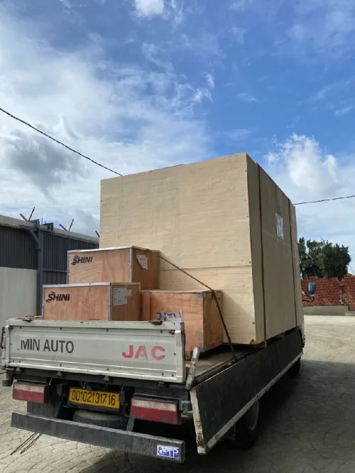 شاحنة نقل البضائع camion transport marchandise tout les distination