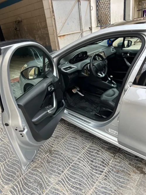 Peugeot 208 2013 Allure