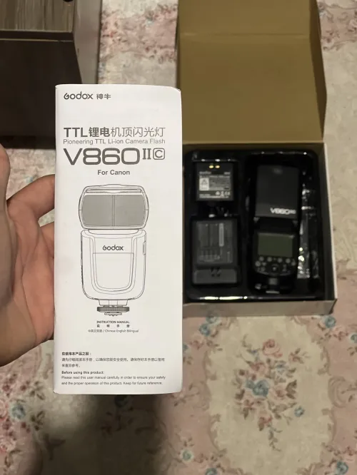 فلاش كاميرا Godox V860II-C Canon احترافي في العلبة الاصلية لم يستعمل