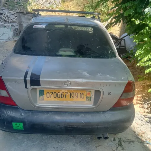 Hyundai santo 1999 2 box