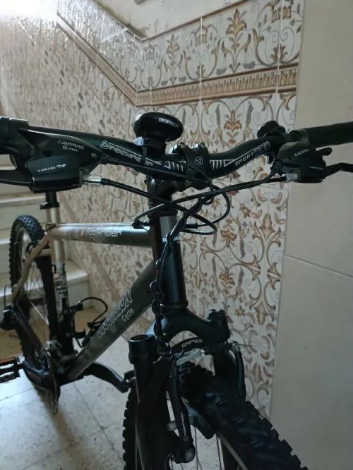  VTT Decathlon Rockrider 26"  Neuf 8 vitesses  Édition proffessionelle