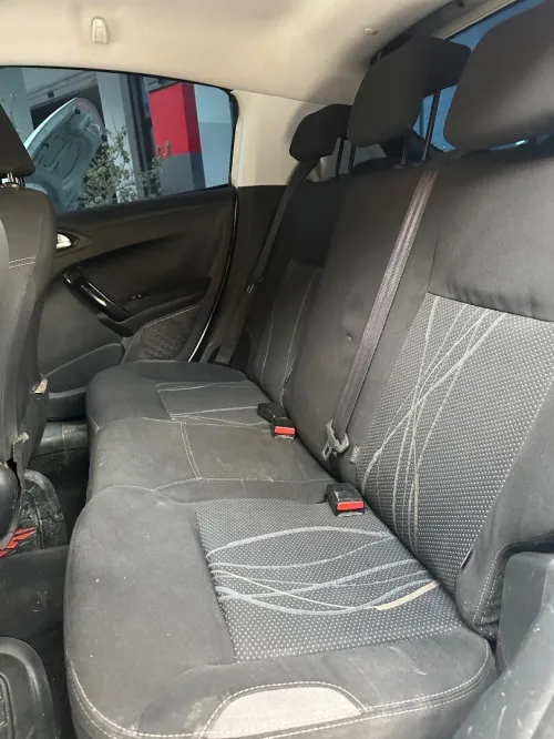 Peugeot 208 2015 