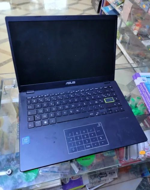 Asus 