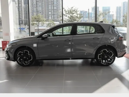 Volkswagen Golf 8 2025 R-Line