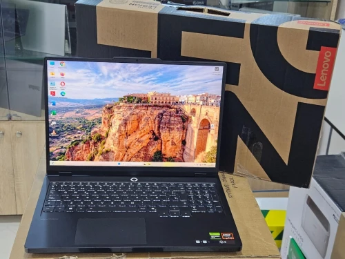 Lenovo Legion Pro 5 16ADR10 RYZEN 9 8940HX DDR5 RAM 32GB / SSD 1TB Nvme / RTX 5060 8GB / ECRAN 16" WQXGA 240HZ