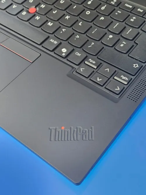 LAPTOP LENOVO THINKPAD T14 GEN5 RYZEN 7 PRO 8840U DDR5 32GB SSD 512GB / 14" TACTILE