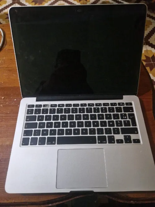 MACBOOK PRO