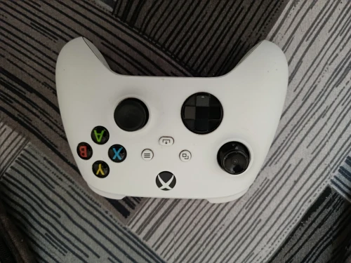 Xbox series S 513GB + Chargeur piles + jeux method cp