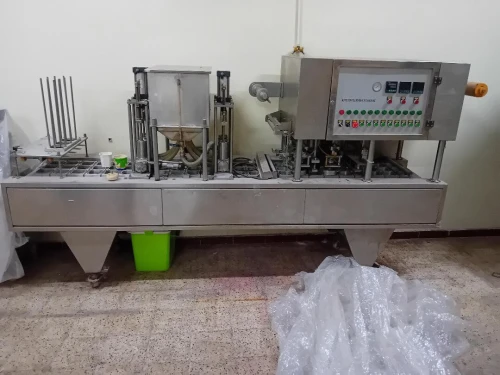 conditionneuse lineaire pour produit liquide et visqueux
