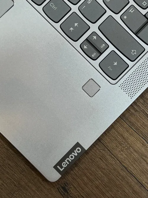 Lenovo IdeaPad S520 - Ryzen 7 3700U - 8Go - 512Ssd - AMD Vega 10 Graphics
