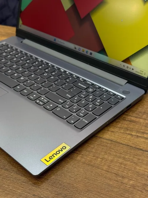 Lenovo IdeaPad Slim 3i Tactile - i5 1335U - 8Go Ram - 256Go SSD - Intel UHD Graphics