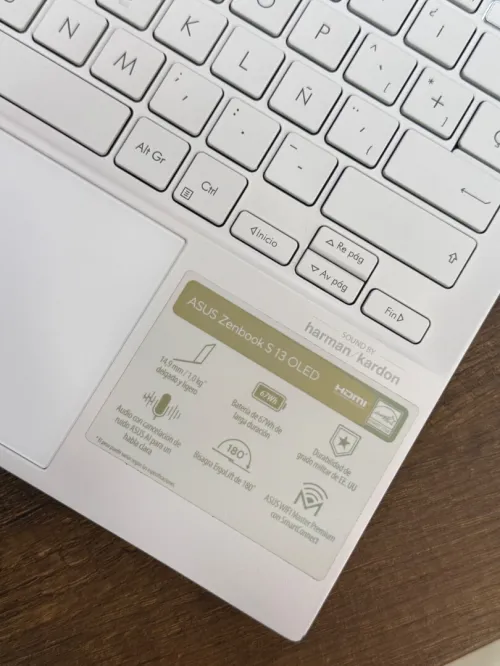 Asus ZenBook S13 OLED - Ryzen 7 6800U - 16Go Ram - 512Go SSD - Radeon 680M